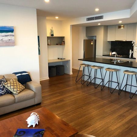Arena On The Beach Apartment Нюкасъл Екстериор снимка