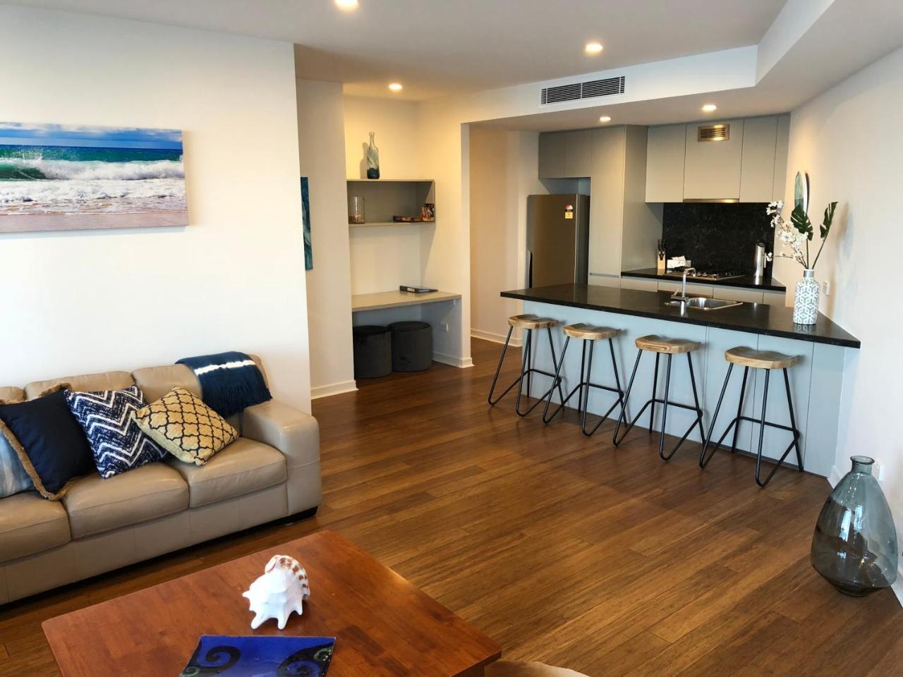 Arena On The Beach Apartment Нюкасъл Екстериор снимка